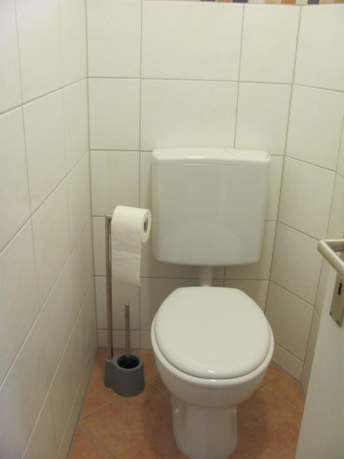 #1Gemuetliches Ruhiges Sonniges Balkonzimmer Mit Gemeinschaftsbad W-Lan Airport Nah Late Night Check In Haus Nr 9,5 Trunkelsberg Luaran gambar