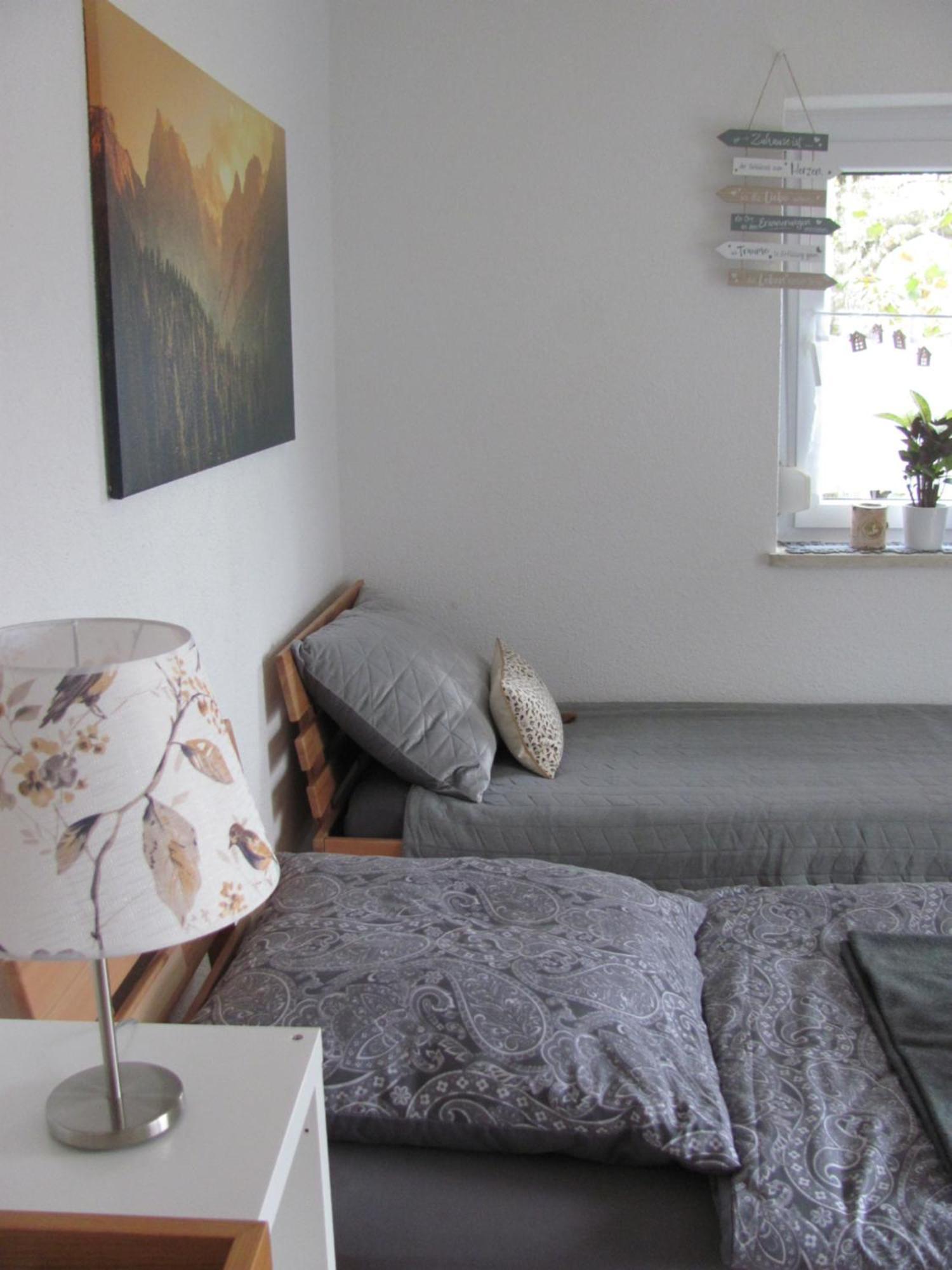 #1Gemuetliches Ruhiges Sonniges Balkonzimmer Mit Gemeinschaftsbad W-Lan Airport Nah Late Night Check In Haus Nr 9,5 Trunkelsberg Luaran gambar